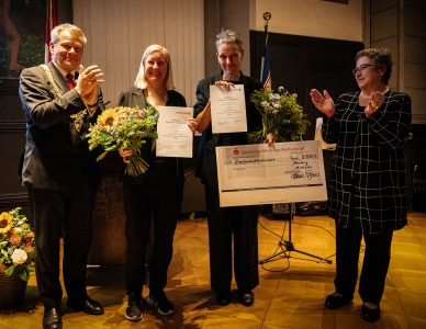 Intendantinnen des HLTM und Verein FrauenKunstGeschichte erhalten Auszeichnung